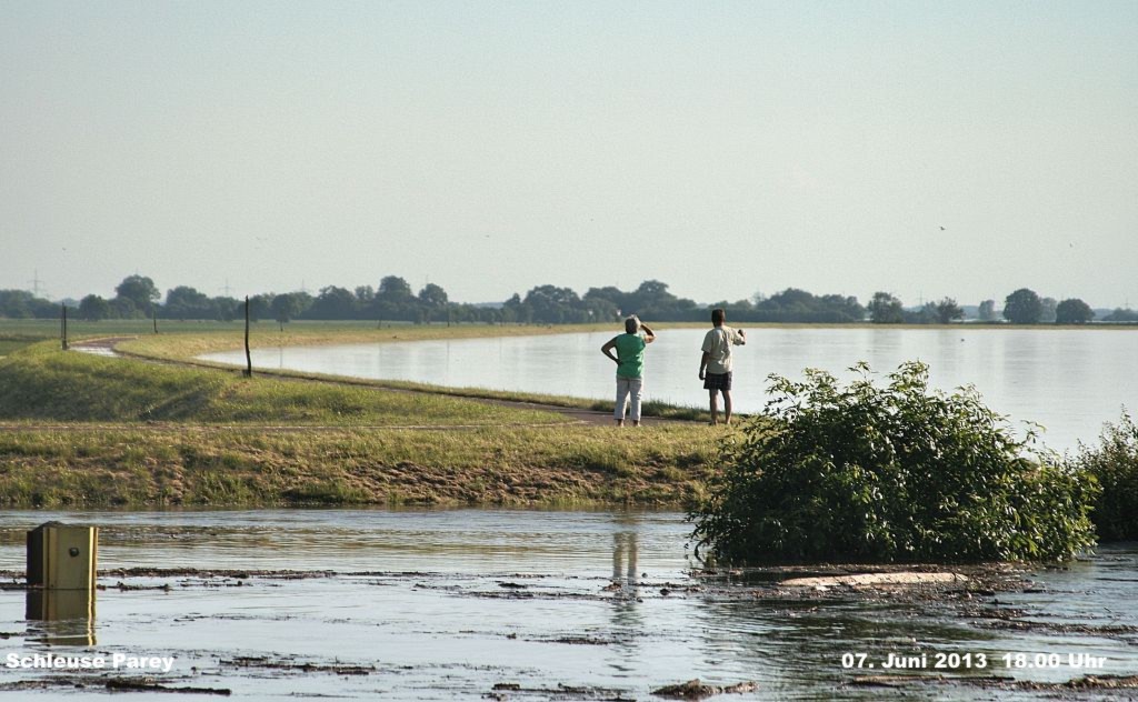 Hochwasser- 2013_06_07-016-Parey-Schleuse.jpg